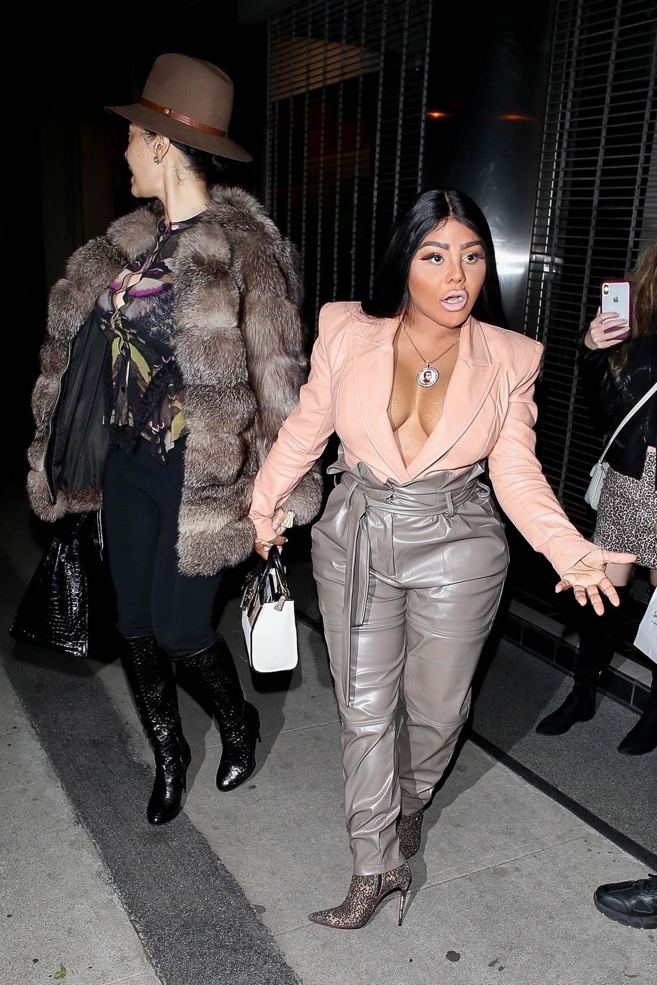 Lil Kim puts outside Craig’s