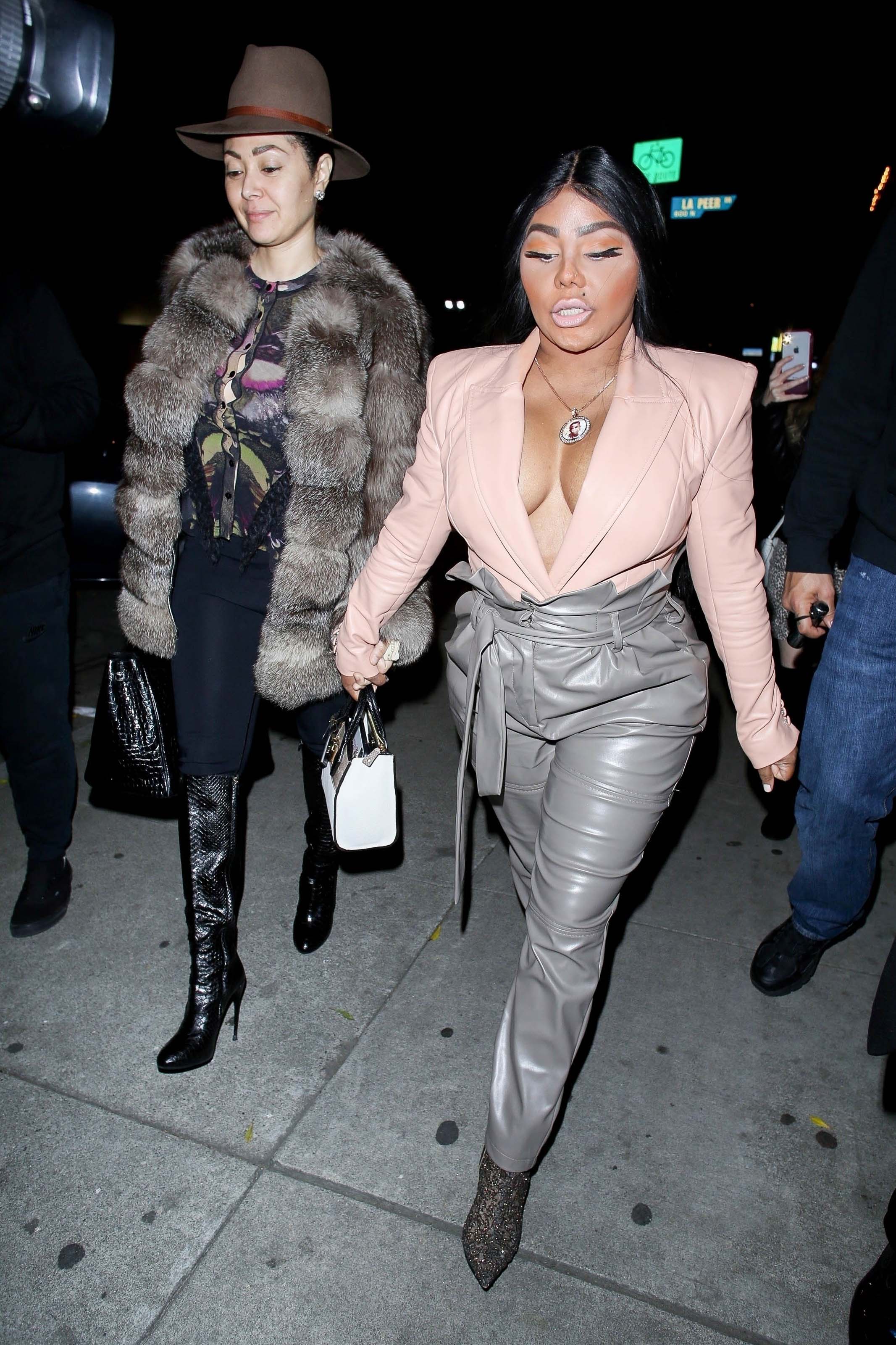 Lil Kim puts outside Craig’s