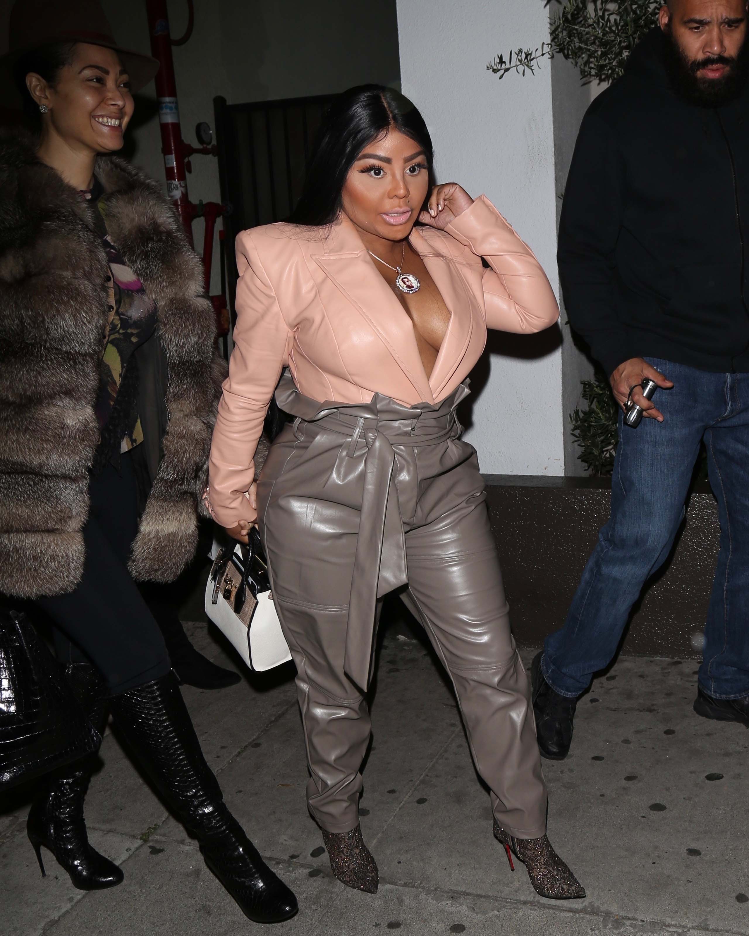 Lil Kim puts outside Craig’s