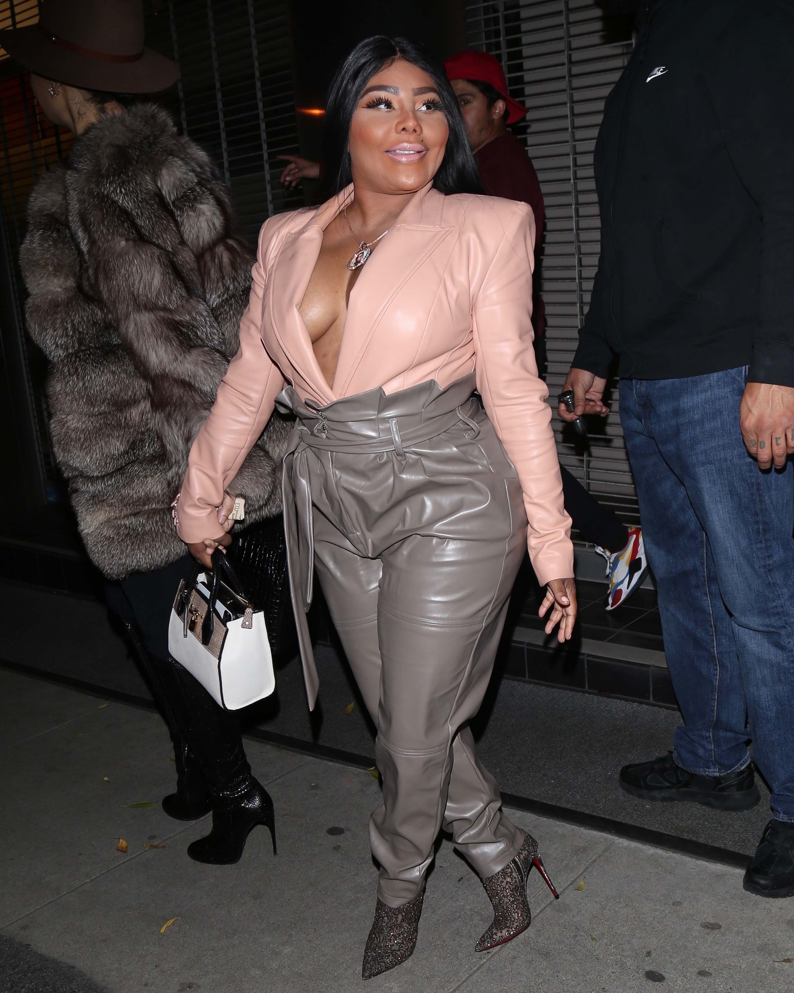 Lil Kim puts outside Craig’s