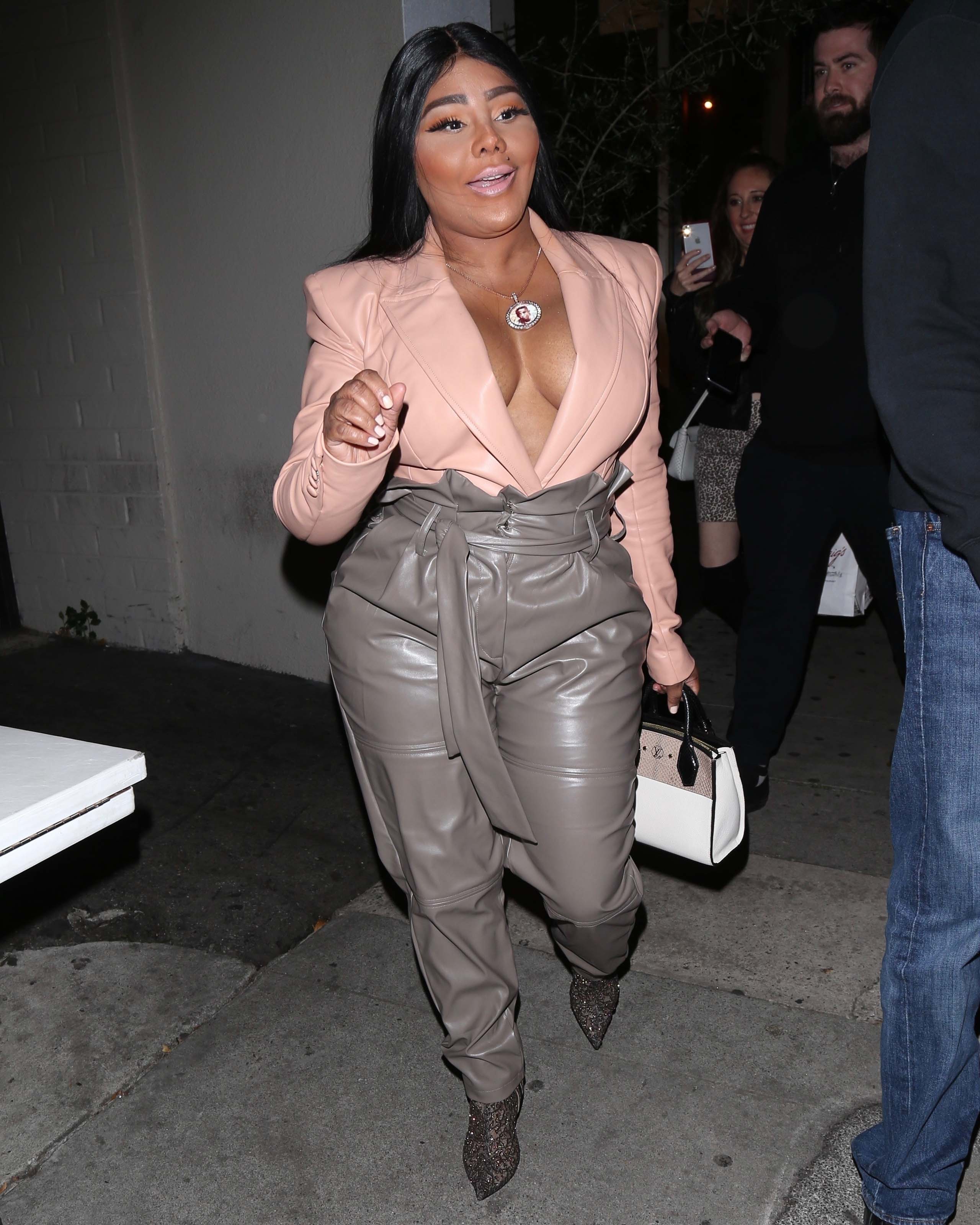 Lil Kim puts outside Craig’s