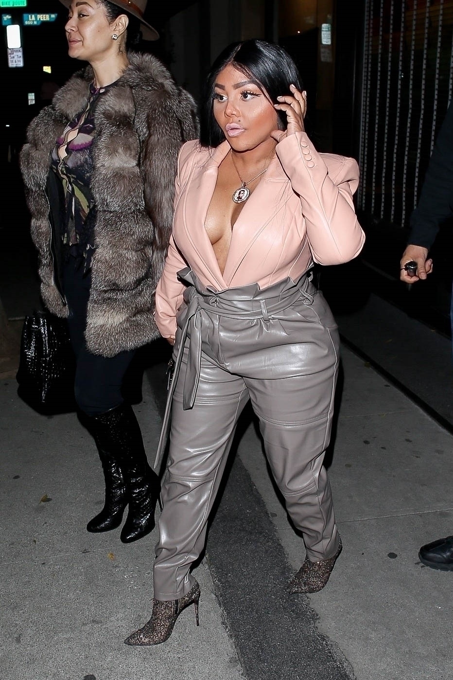 Lil Kim puts outside Craig’s