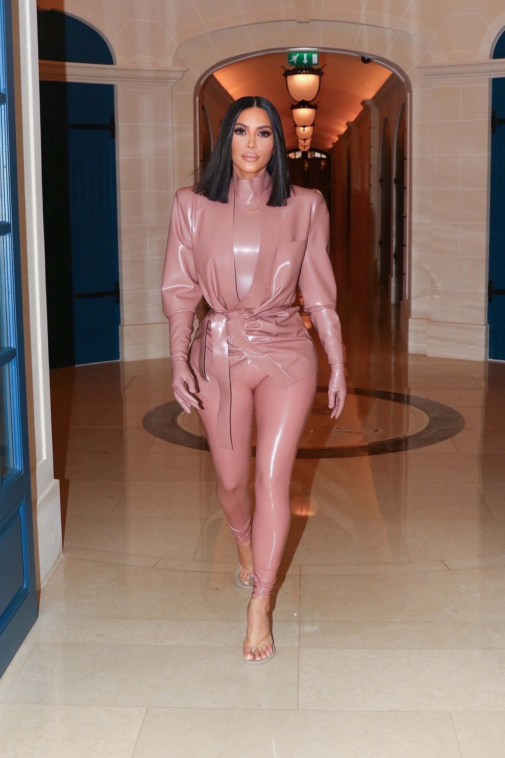 Kim Kardashian heads out to dinner in Paris