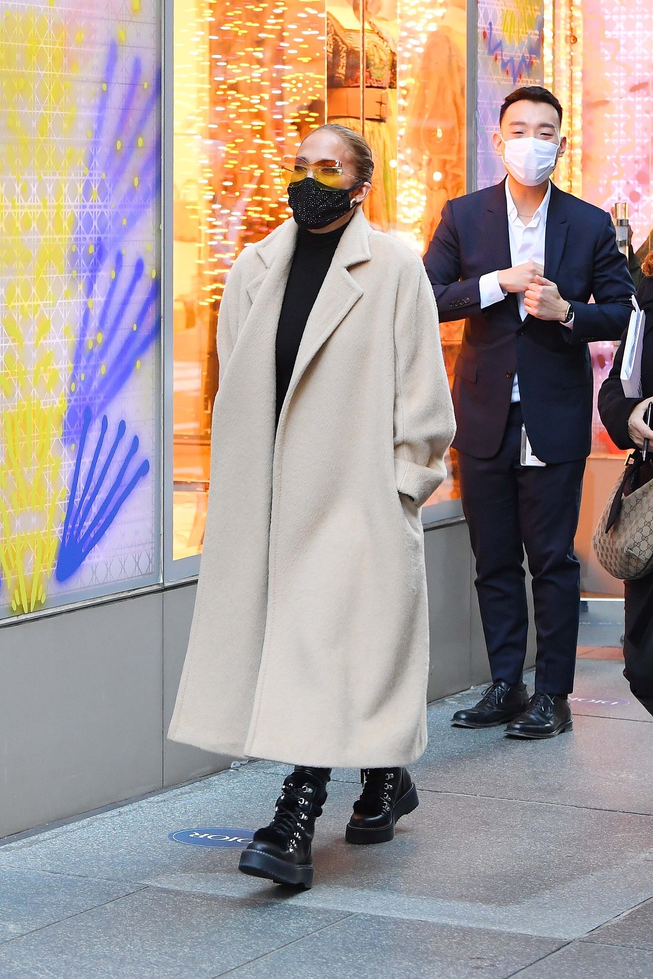 Jennifer Lopez seen at Dior boutique