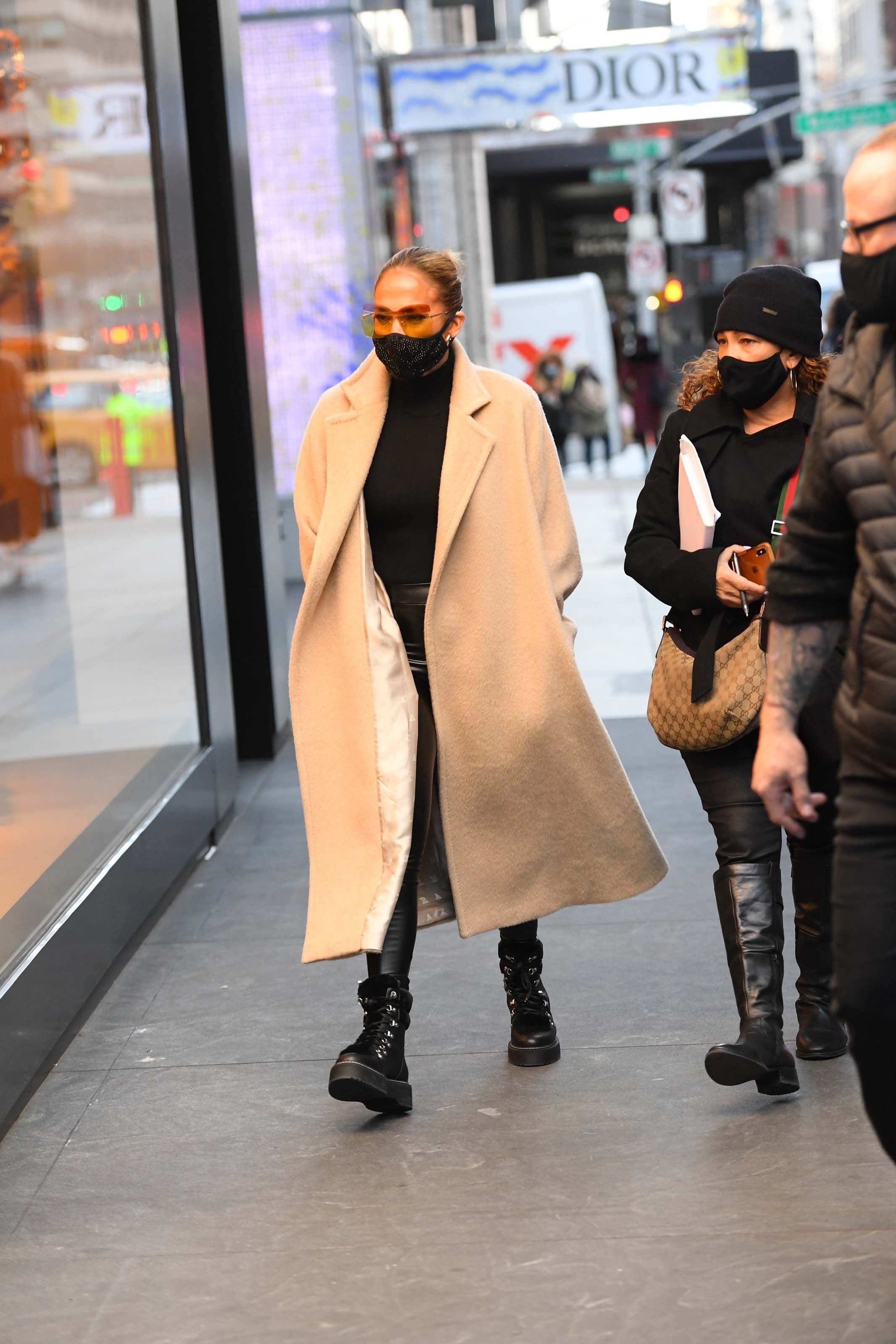 Jennifer Lopez seen at Dior boutique