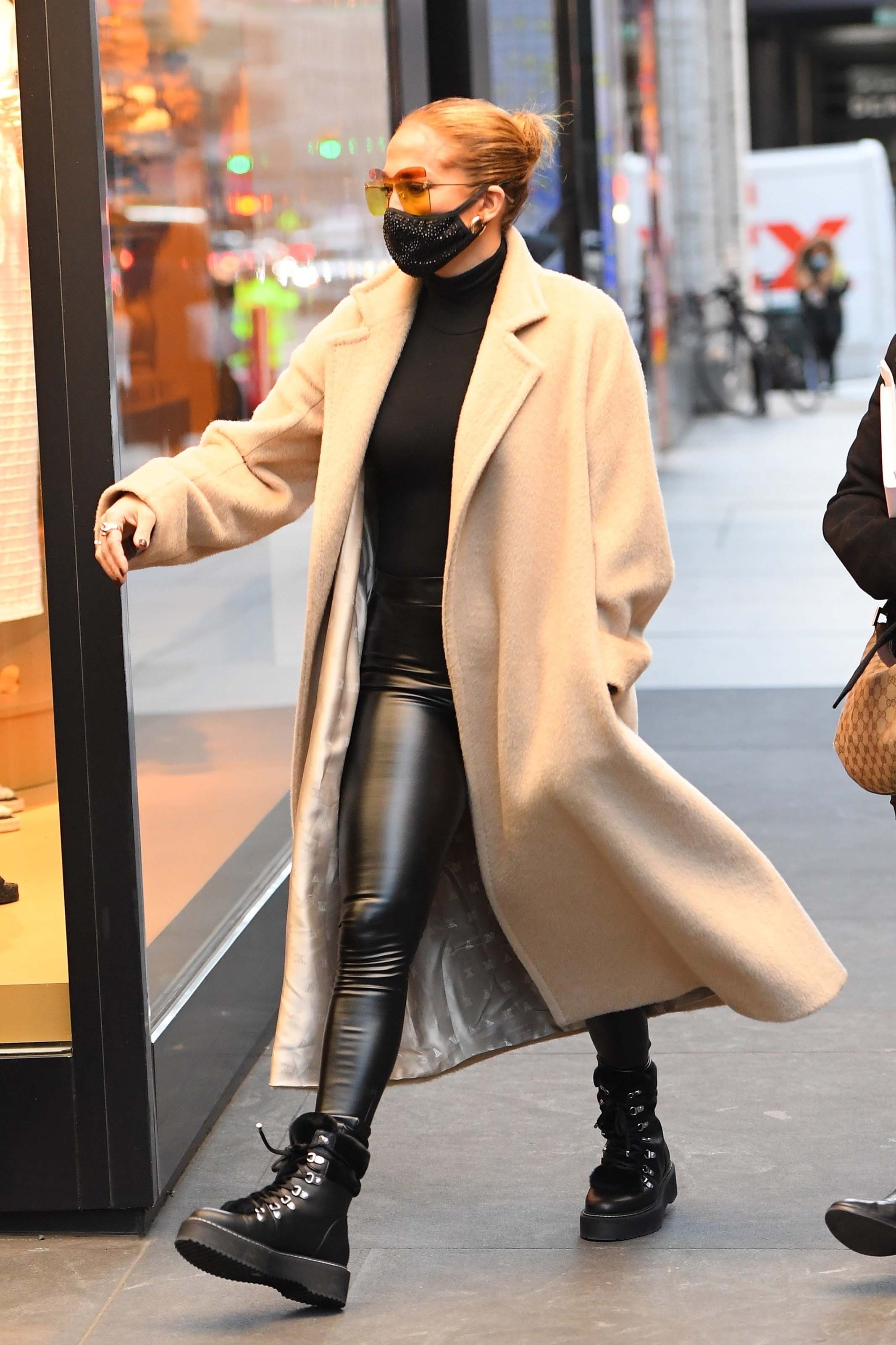 Jennifer Lopez seen at Dior boutique