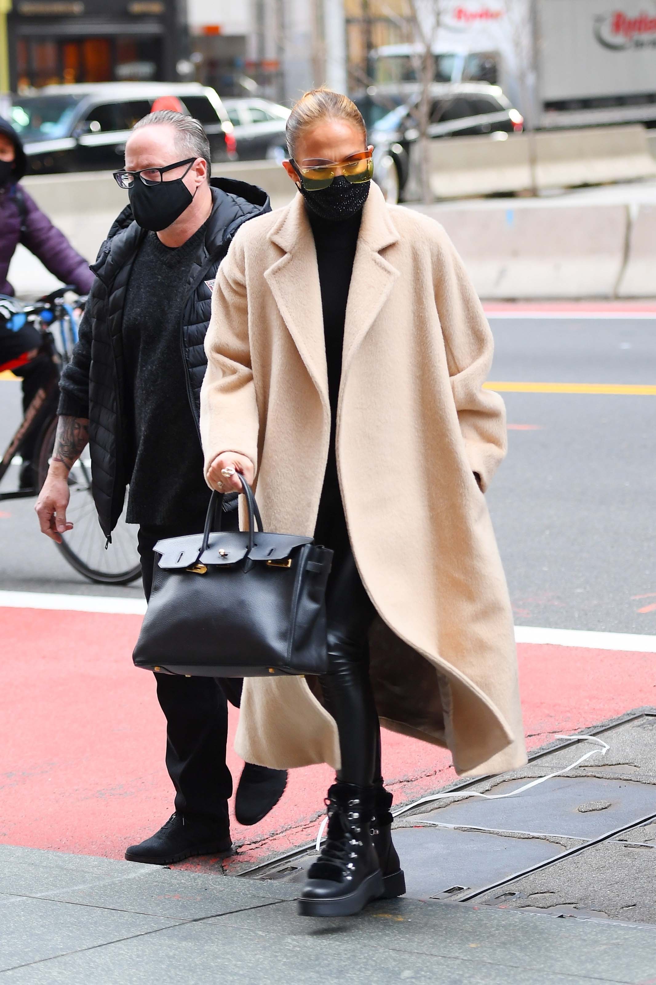 Jennifer Lopez seen at Dior boutique