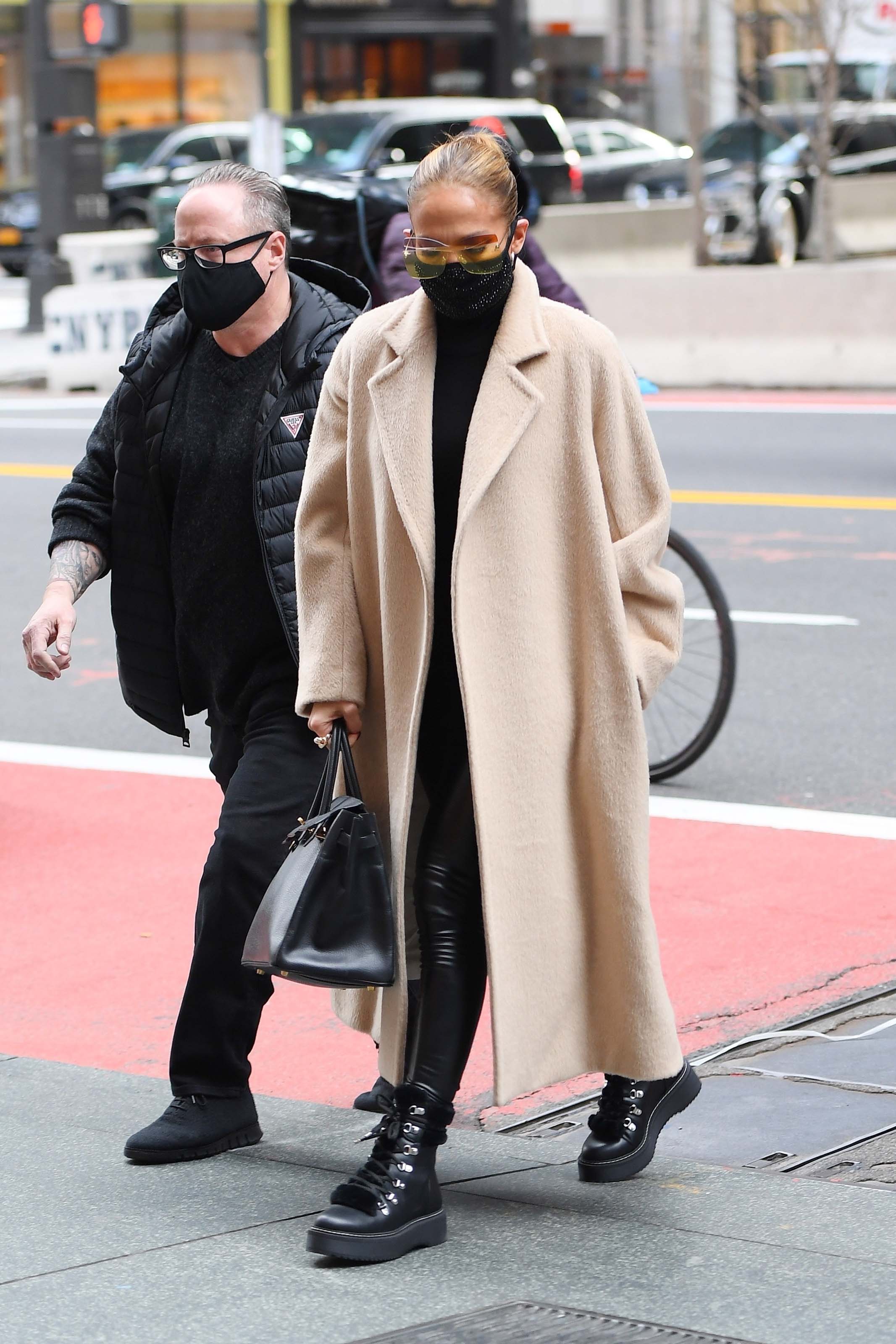 Jennifer Lopez seen at Dior boutique