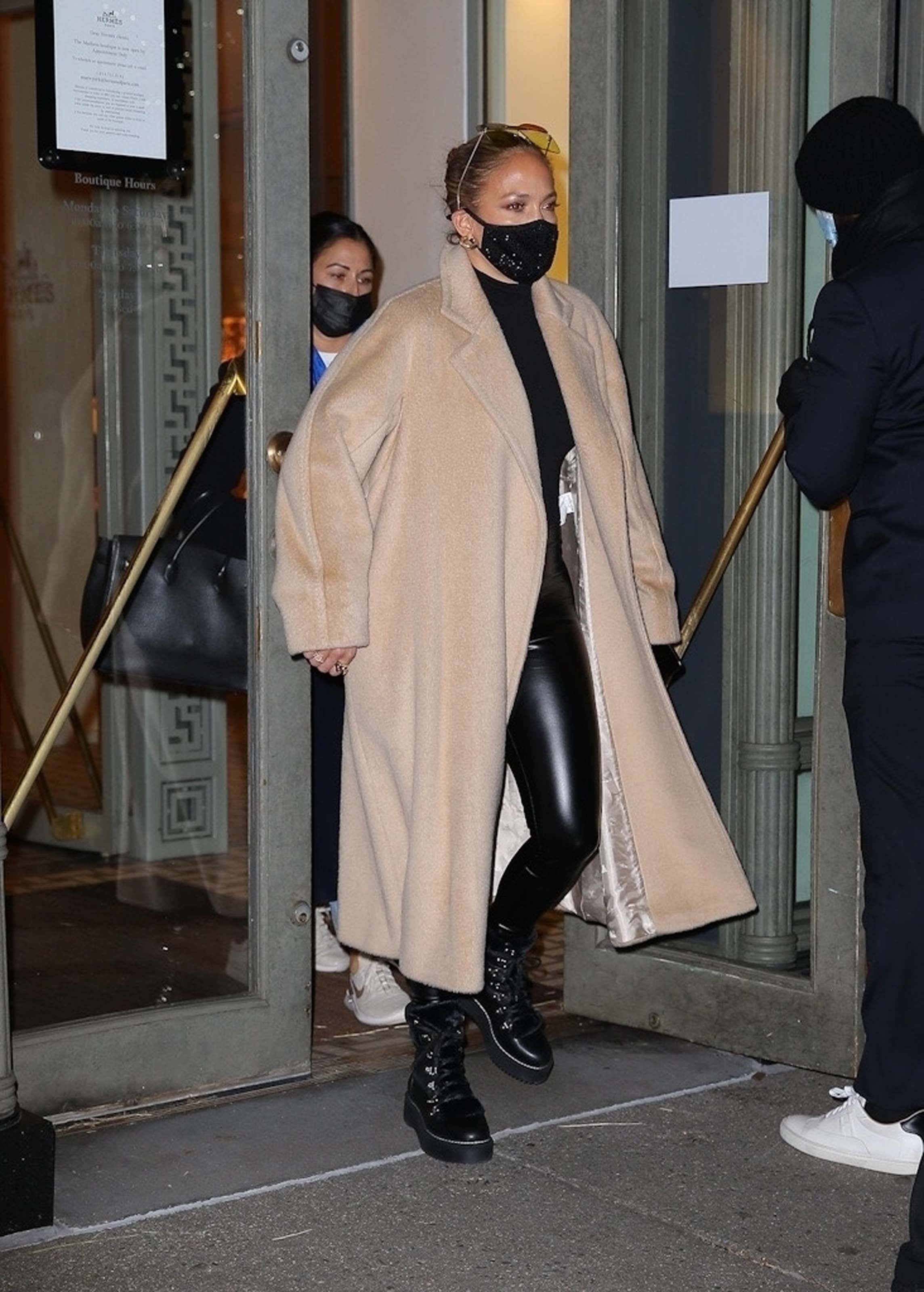 Jennifer Lopez seen at Dior boutique