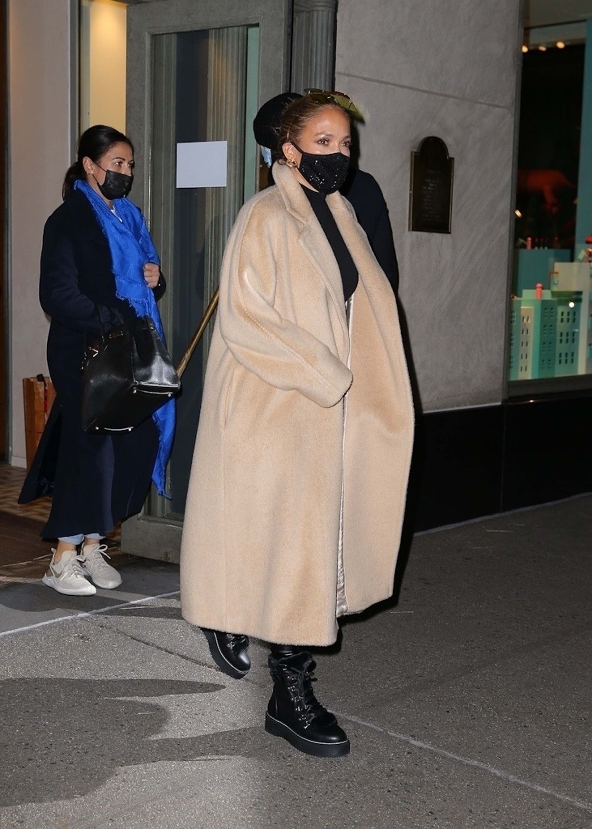 Jennifer Lopez seen at Dior boutique