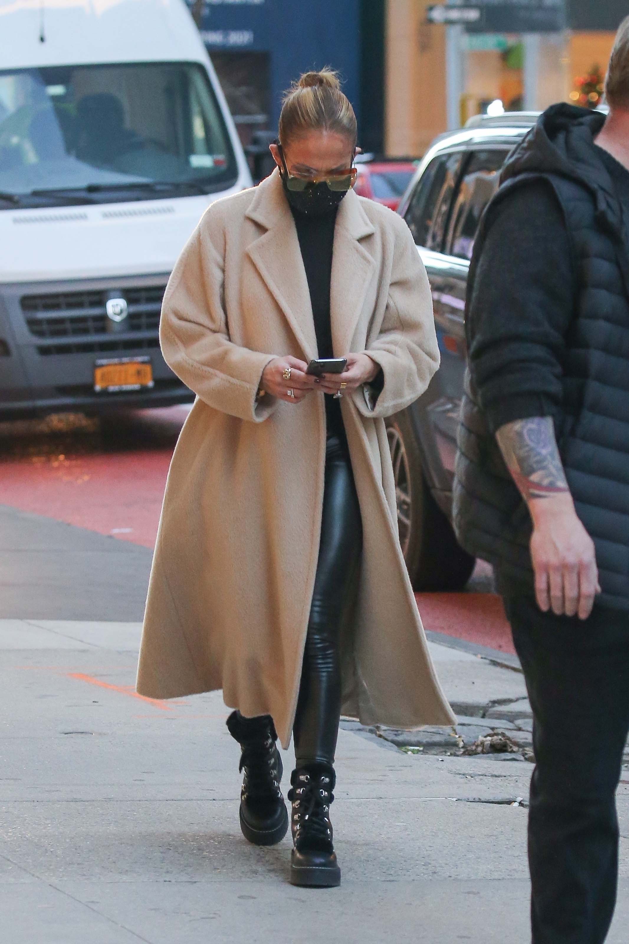 Jennifer Lopez seen at Dior boutique