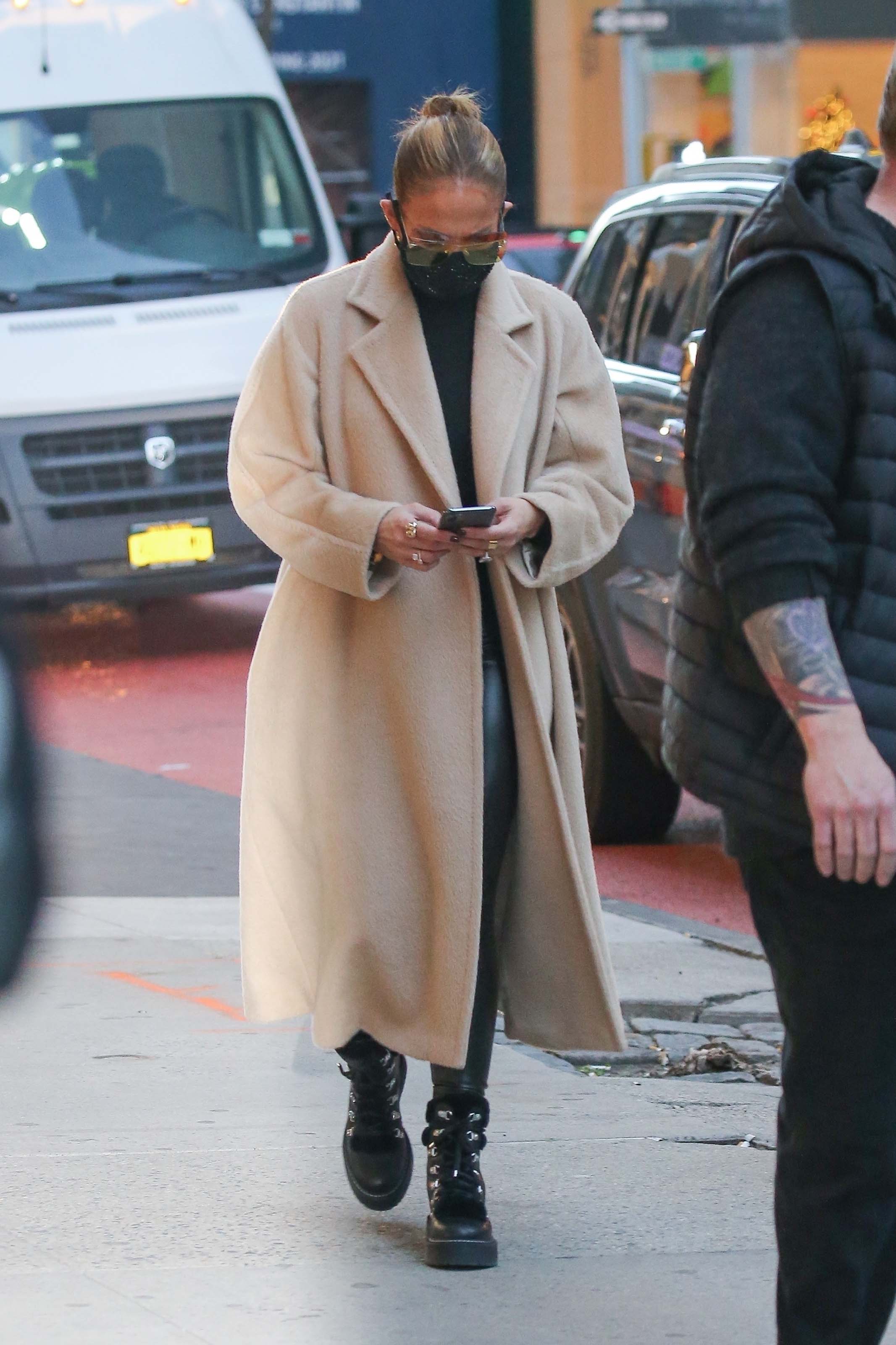 Jennifer Lopez seen at Dior boutique