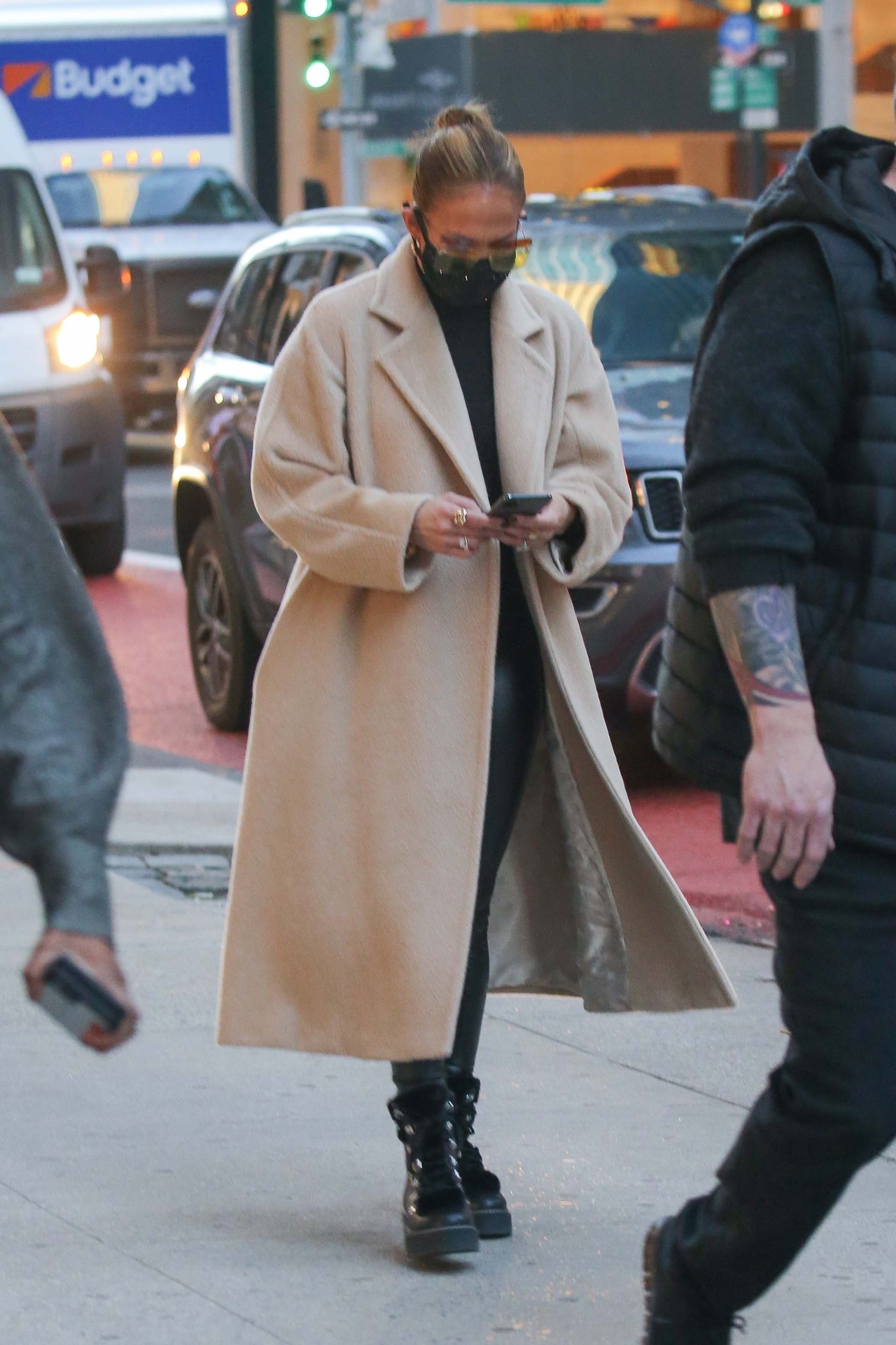 Jennifer Lopez seen at Dior boutique