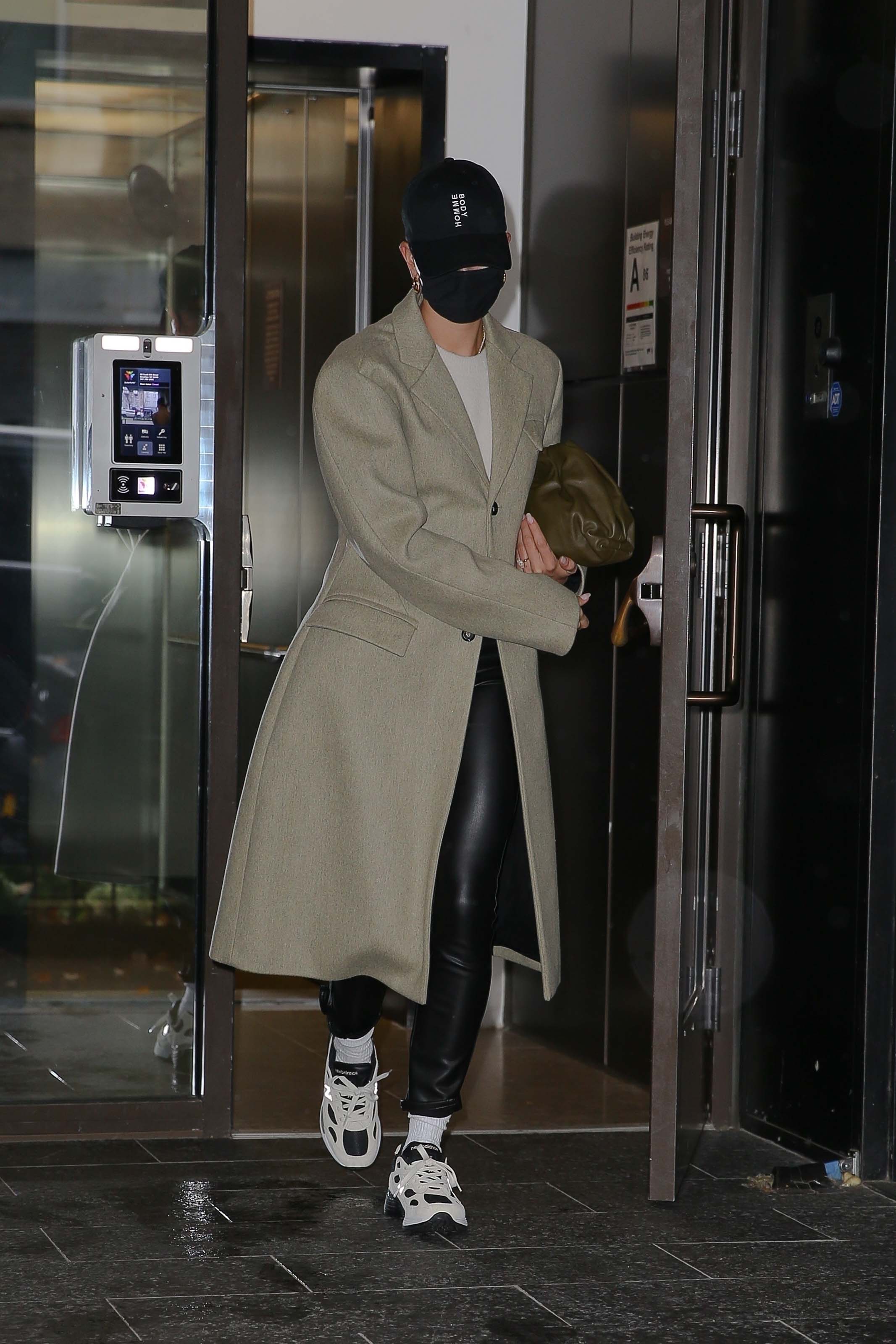 Hailey Baldwin out in the Big Apple, New York