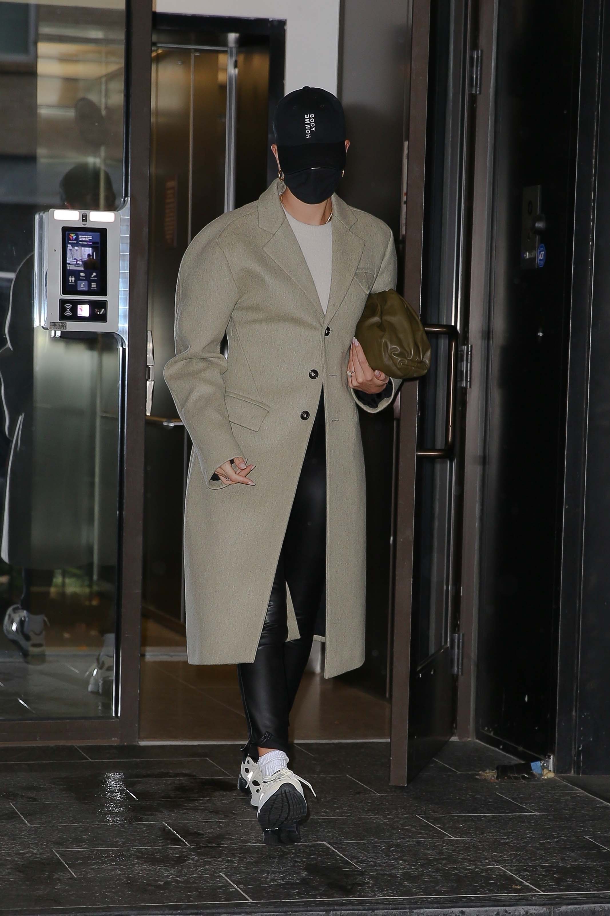 Hailey Baldwin out in the Big Apple, New York