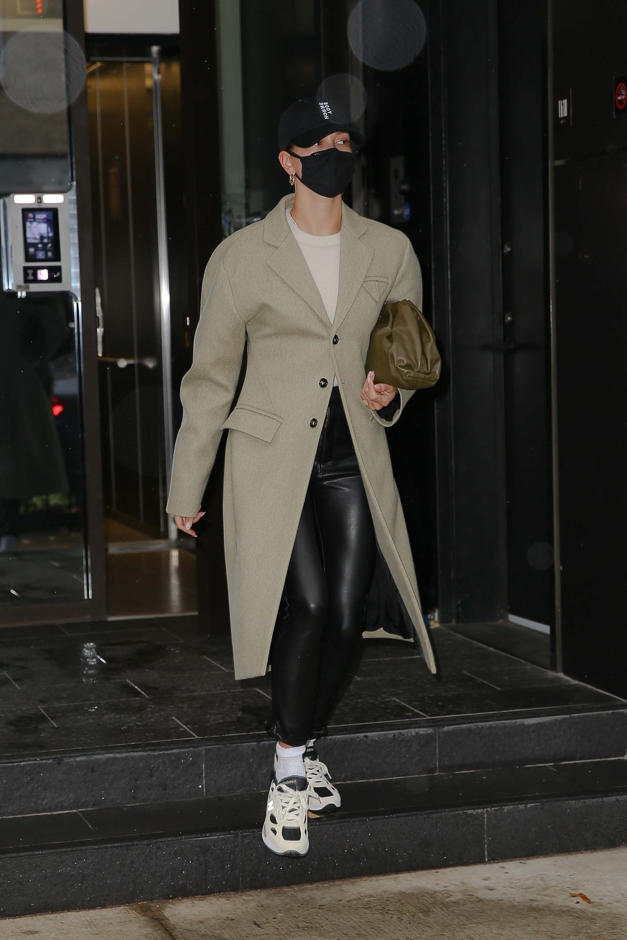 Hailey Baldwin out in the Big Apple, New York