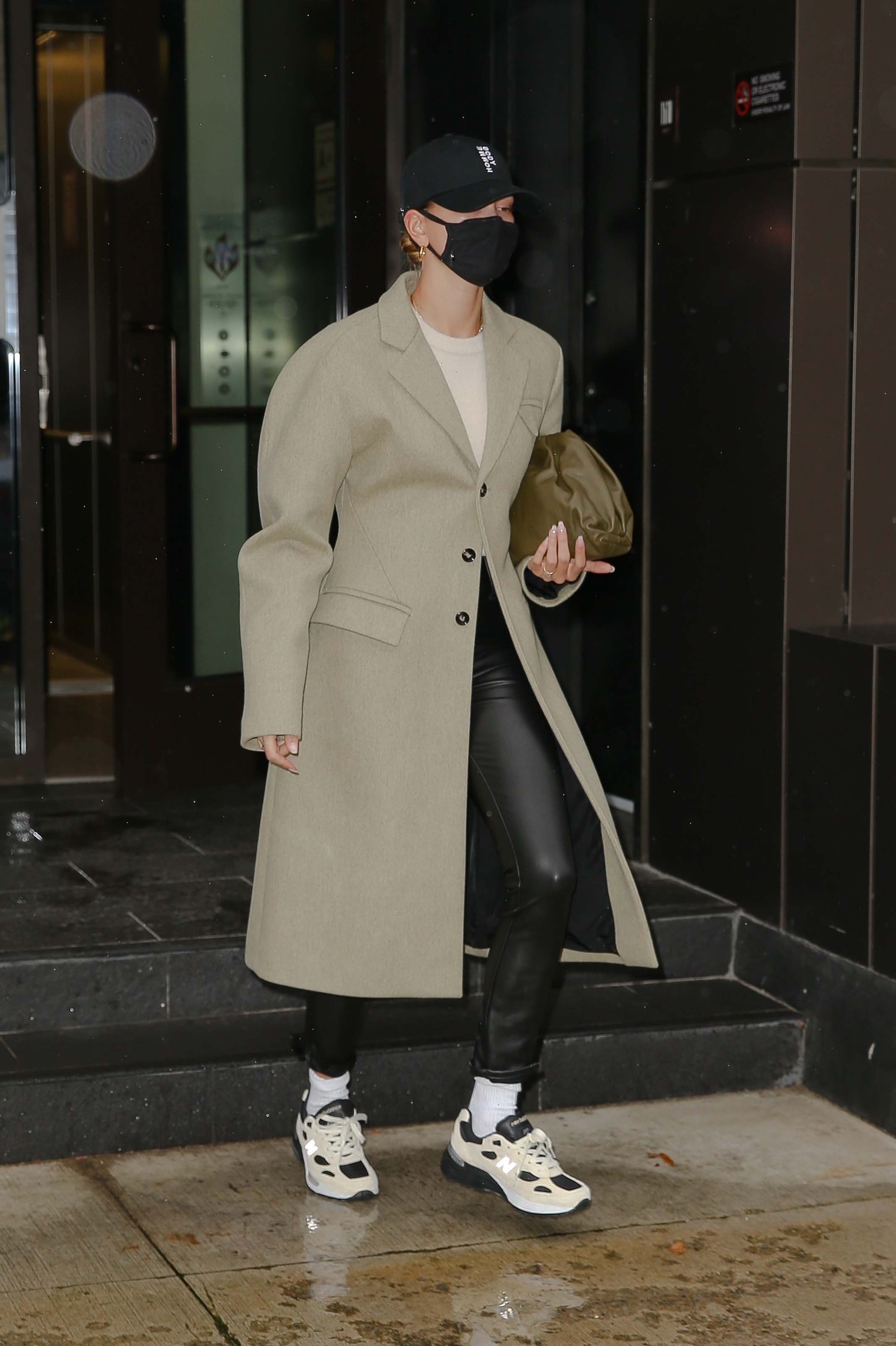 Hailey Baldwin out in the Big Apple, New York