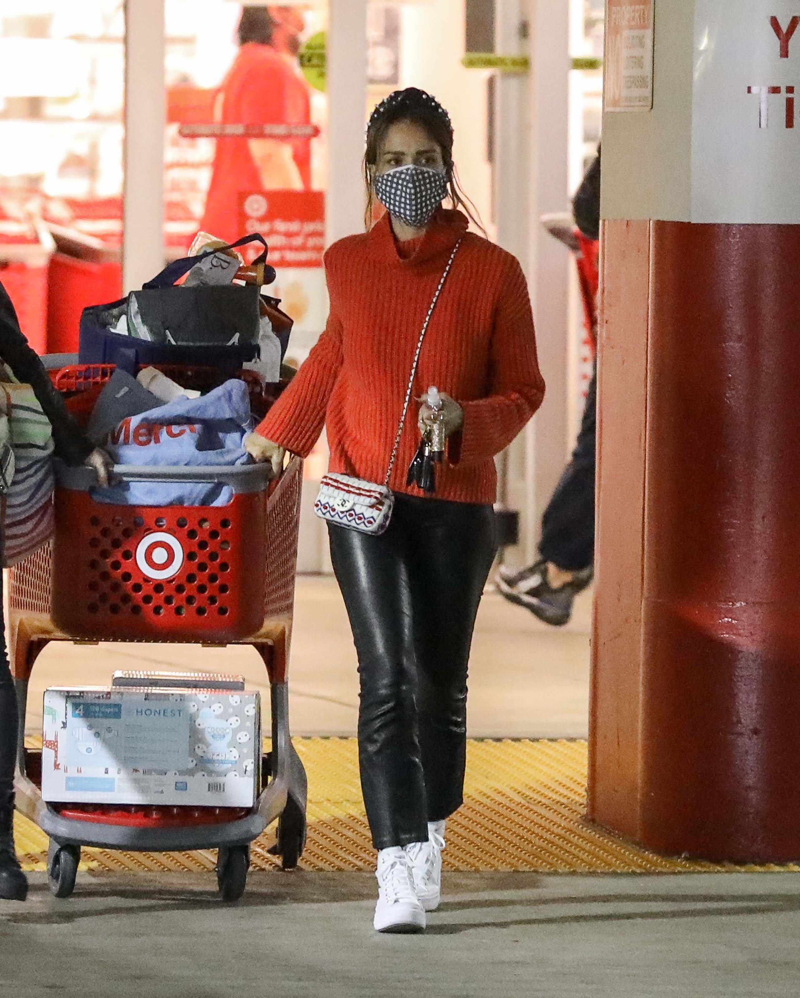 Jessica Alba seen at Christmas shopping at Target discount store in Hollywood