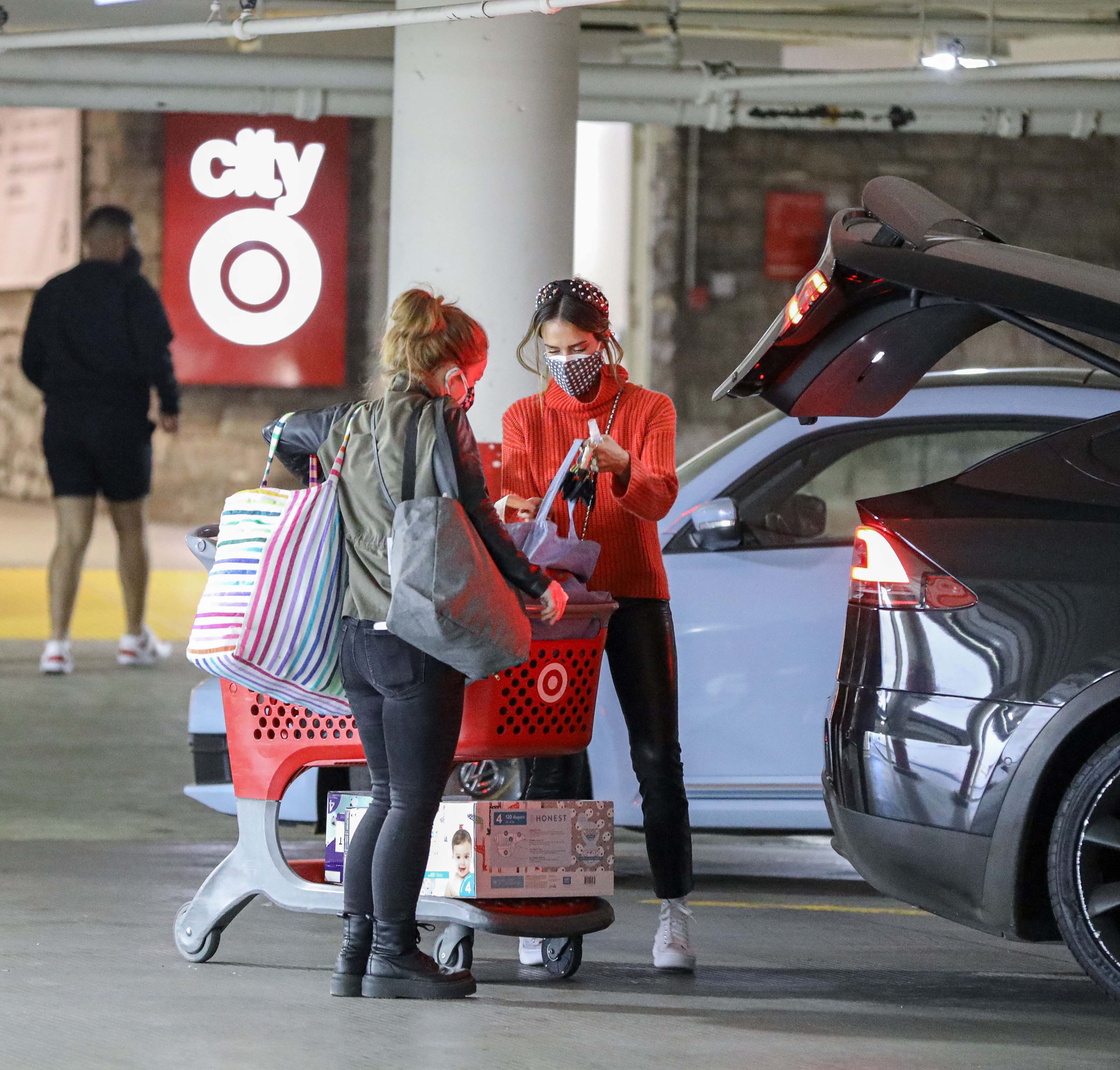 Jessica Alba seen at Christmas shopping at Target discount store in Hollywood