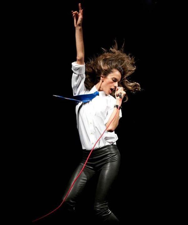Alessandra Ambrosio Moves Like Jagger Music Video