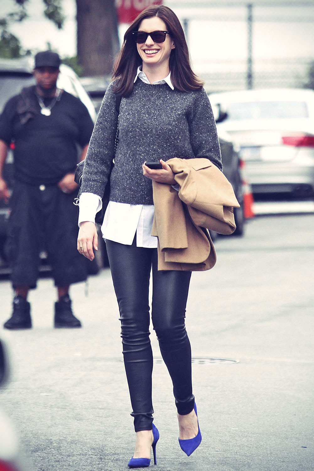 Anne Hathaway The Intern set candids