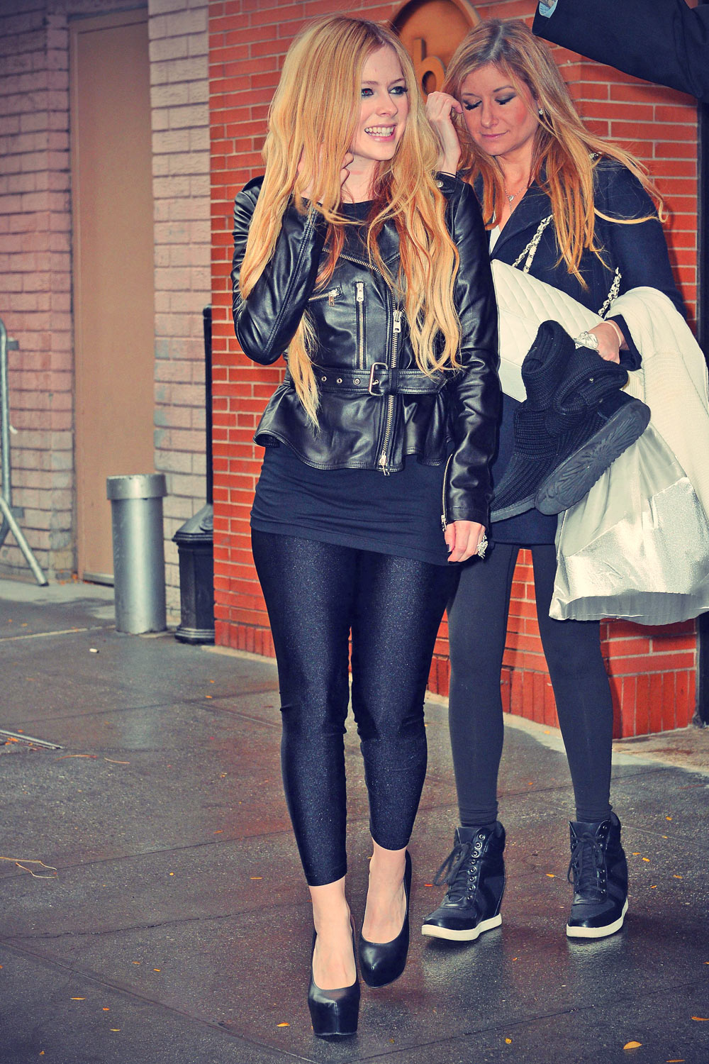 Avril Lavigne Katie Couric show departure candids