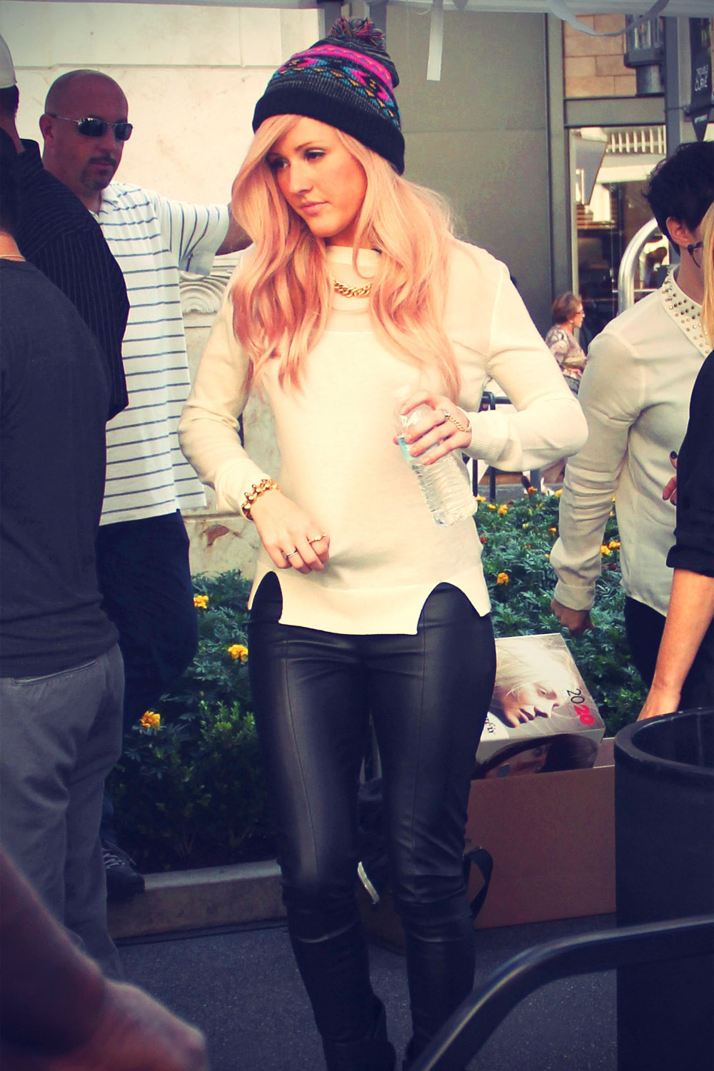Ellie Goulding appearing on Extra at The Grove