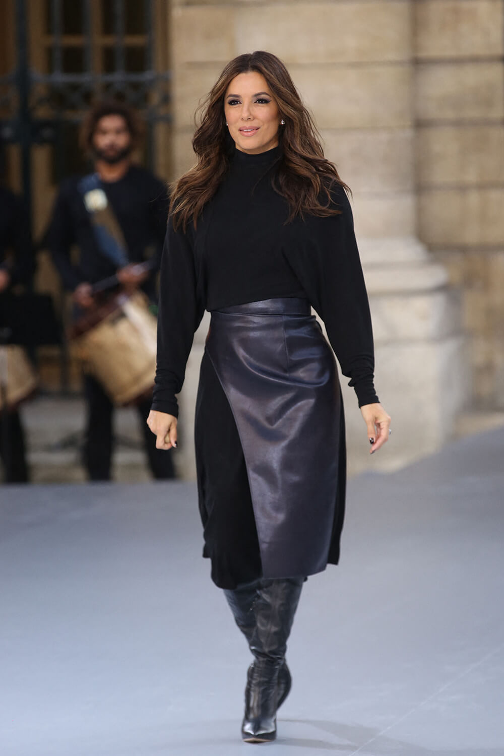 Eva Longoria attends Le Defile L’Oreal Paris Show