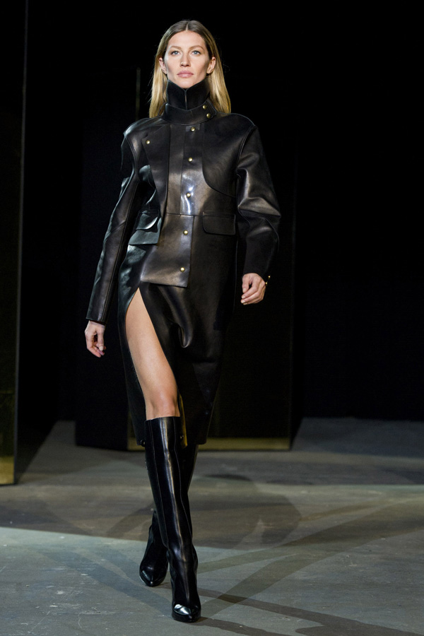 Gisele Bundchen - Alexander Wang runway Fall 2012 Mercedes-Benz FW