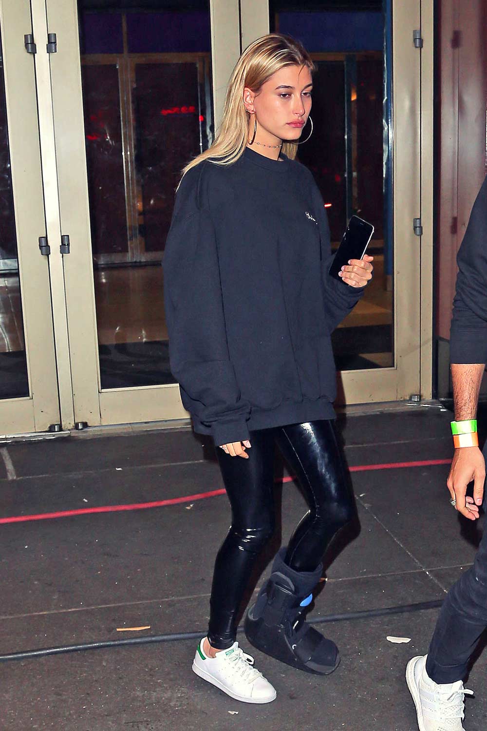 Hailey Baldwin leaving Drake’s SNL After Party