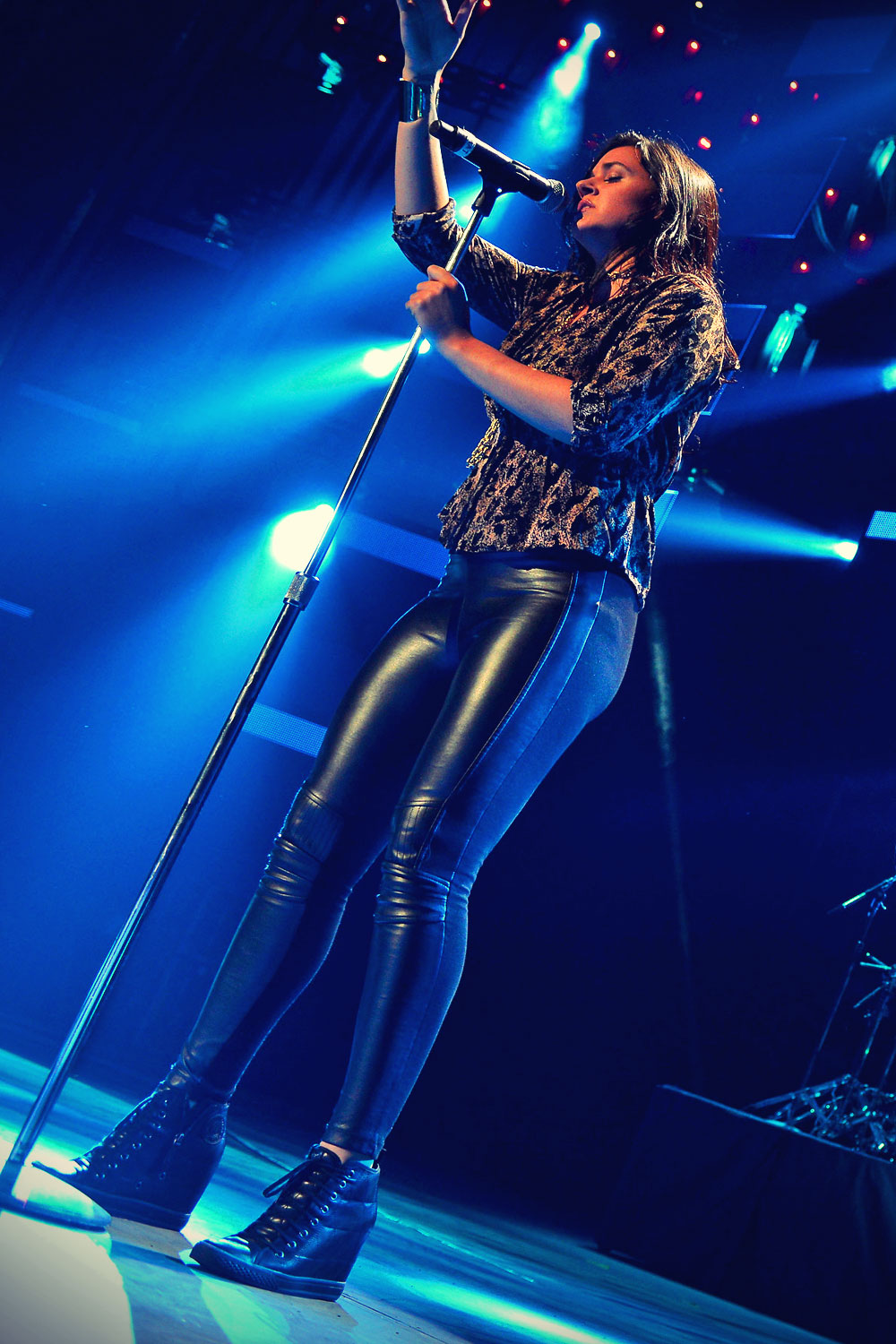 Kat Dahlia performs onstage at Festival People en Espanol 2013