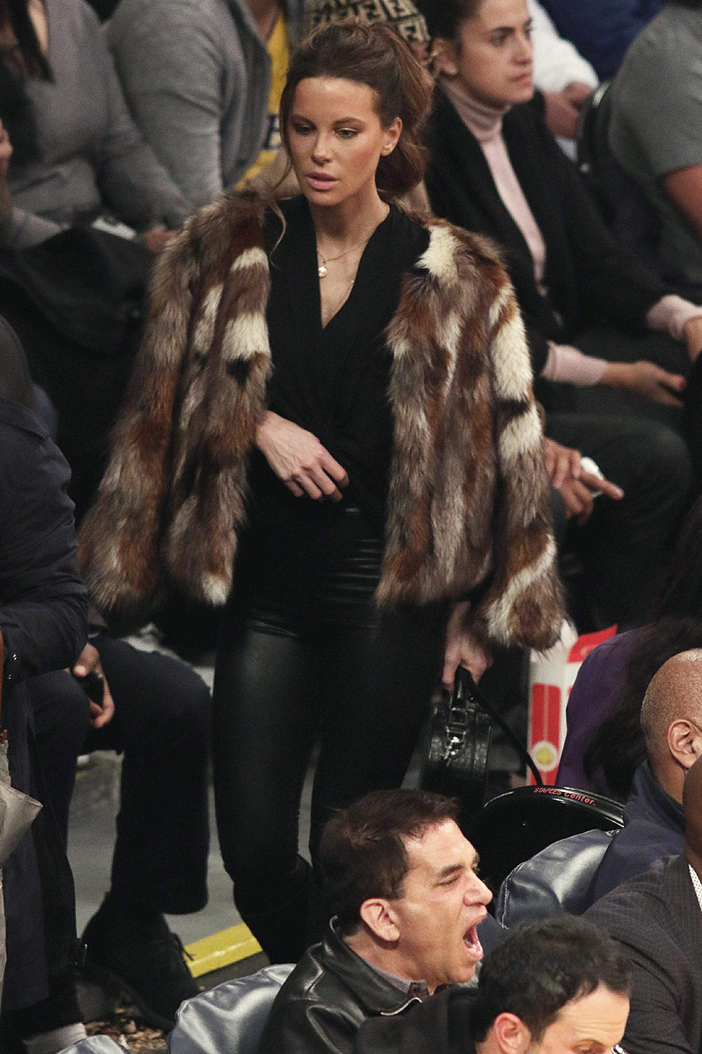 Kate Beckinsale watches the game the Los Angeles Lakers and Indiana Pacers