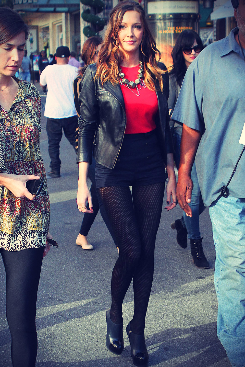 Katie Cassidy Extra set candids at The Grove
