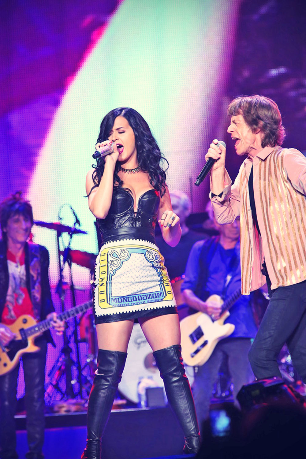 Katy Perry performing on stage whith the Rolling Stones
