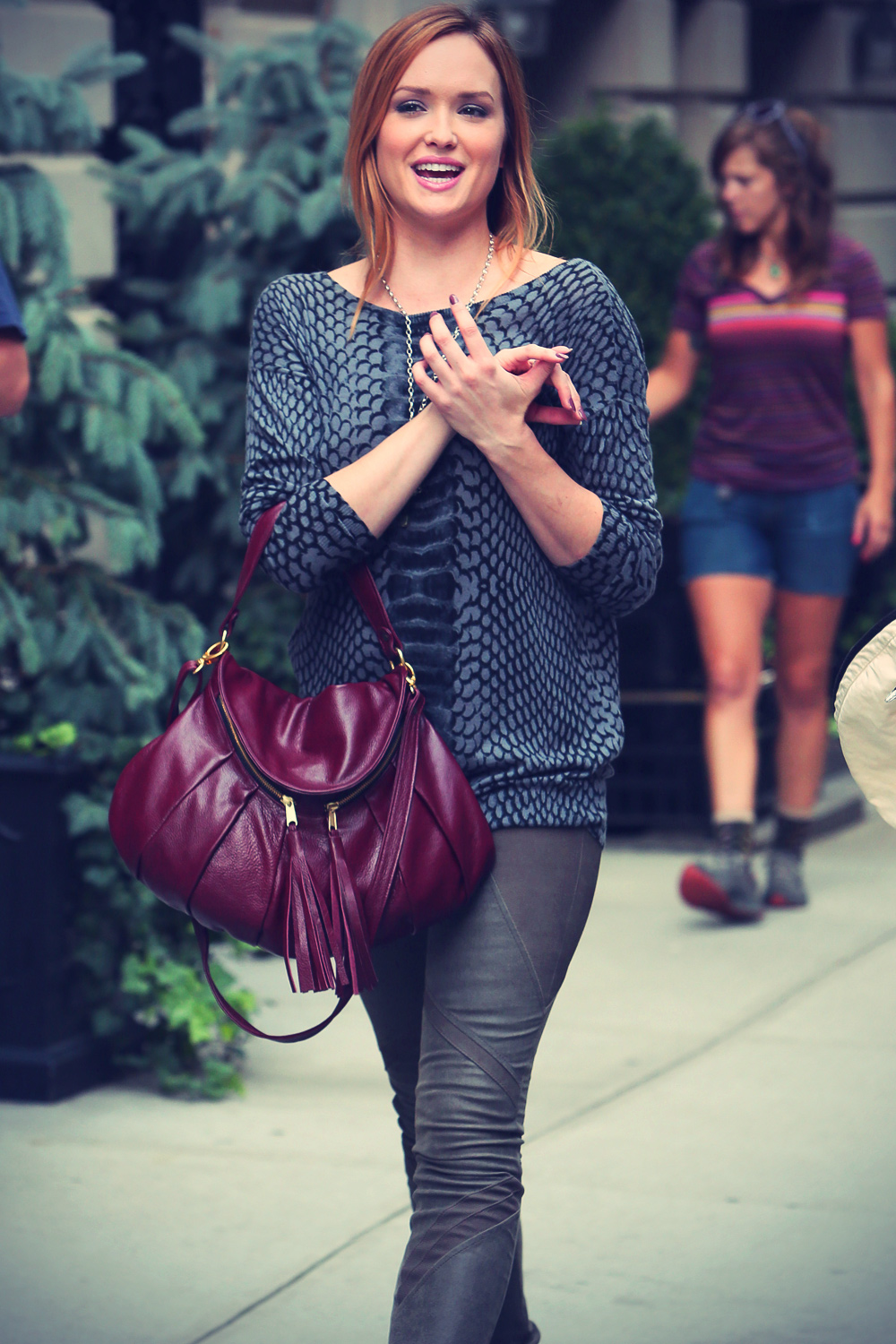 Kaylee Defer on the set of Gossip Girl