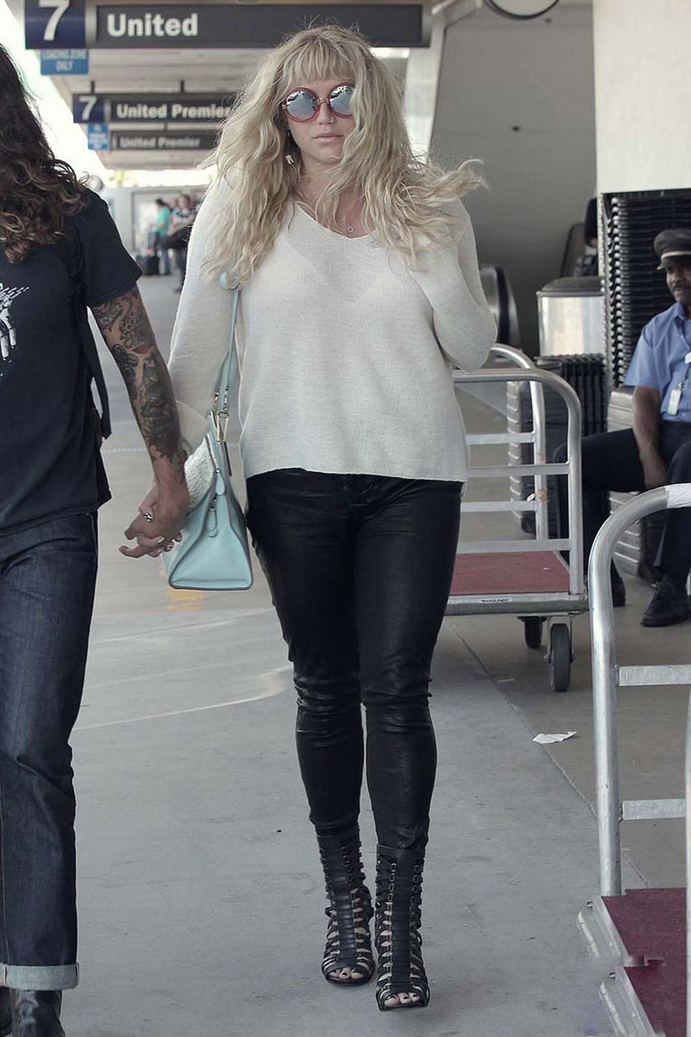 Kesha at LAX Airport