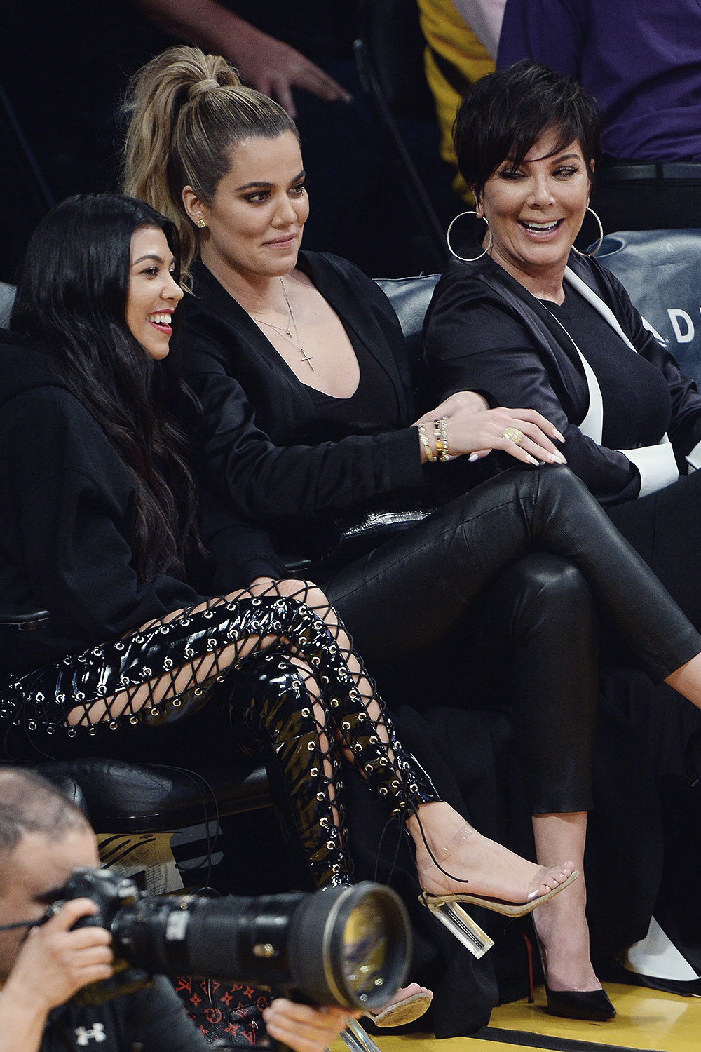 Kourtney & Khloe Kardashian attend LA Lakers vs Cavaliers Game