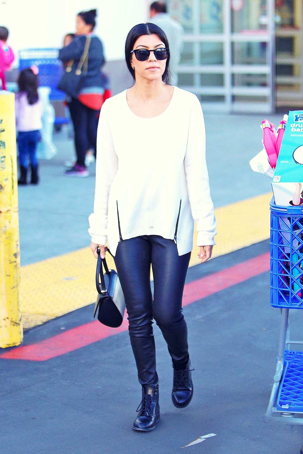 Kourtney Kardashian stops by Toys R Us