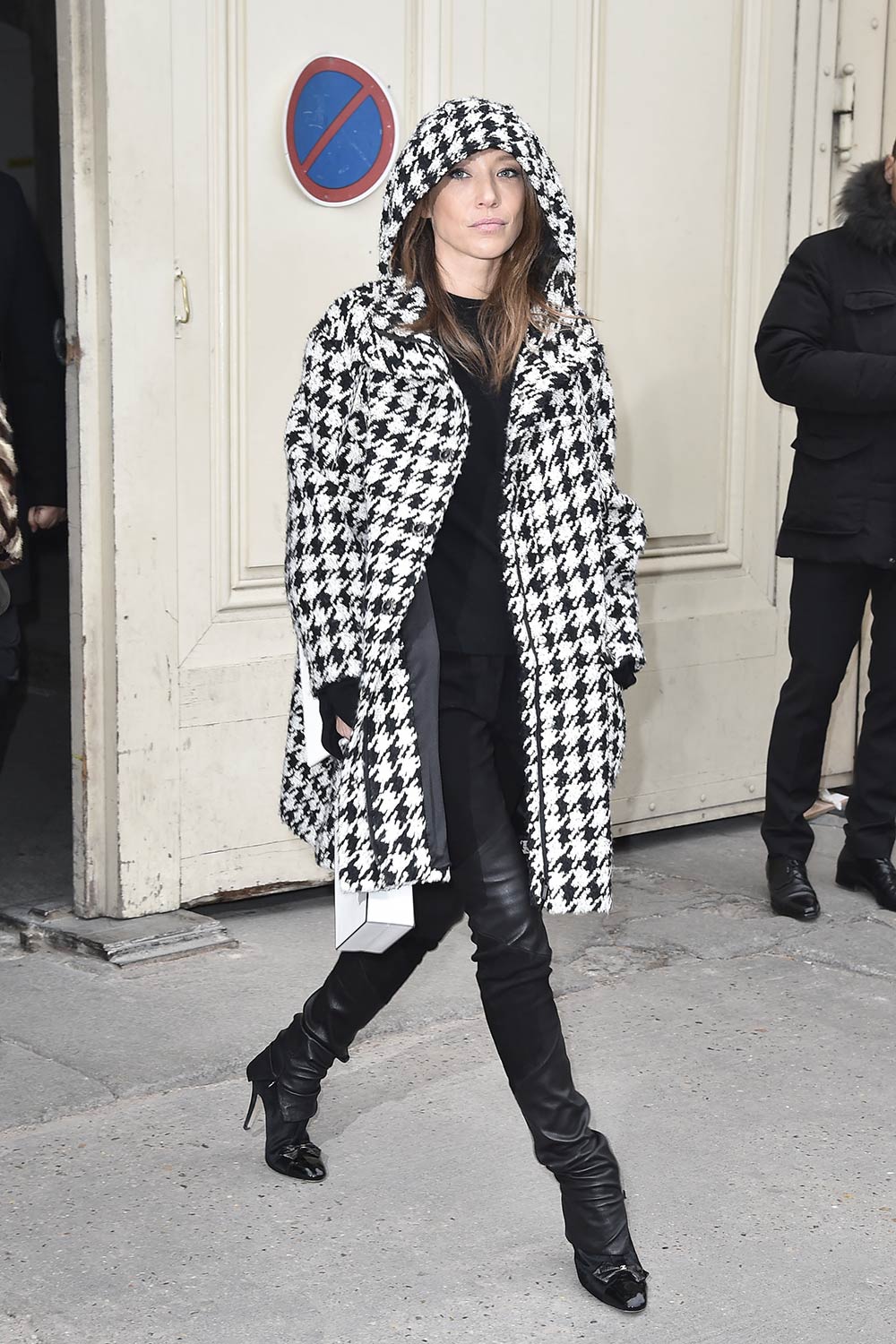 Laura Smet arrives at the Chanel Haute Couture Spring Summer 2017 show