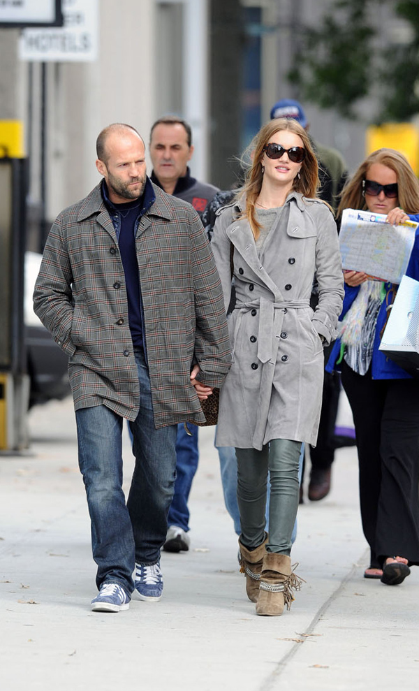 Rosie Huntington-Whiteley walking around after having lunch at the Tea and Sympathy Restaurant