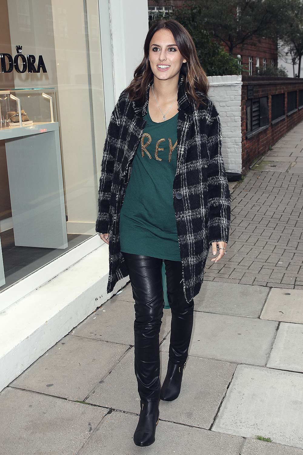 Lucy Watson seen arriving at Pandora Store on King’s Road