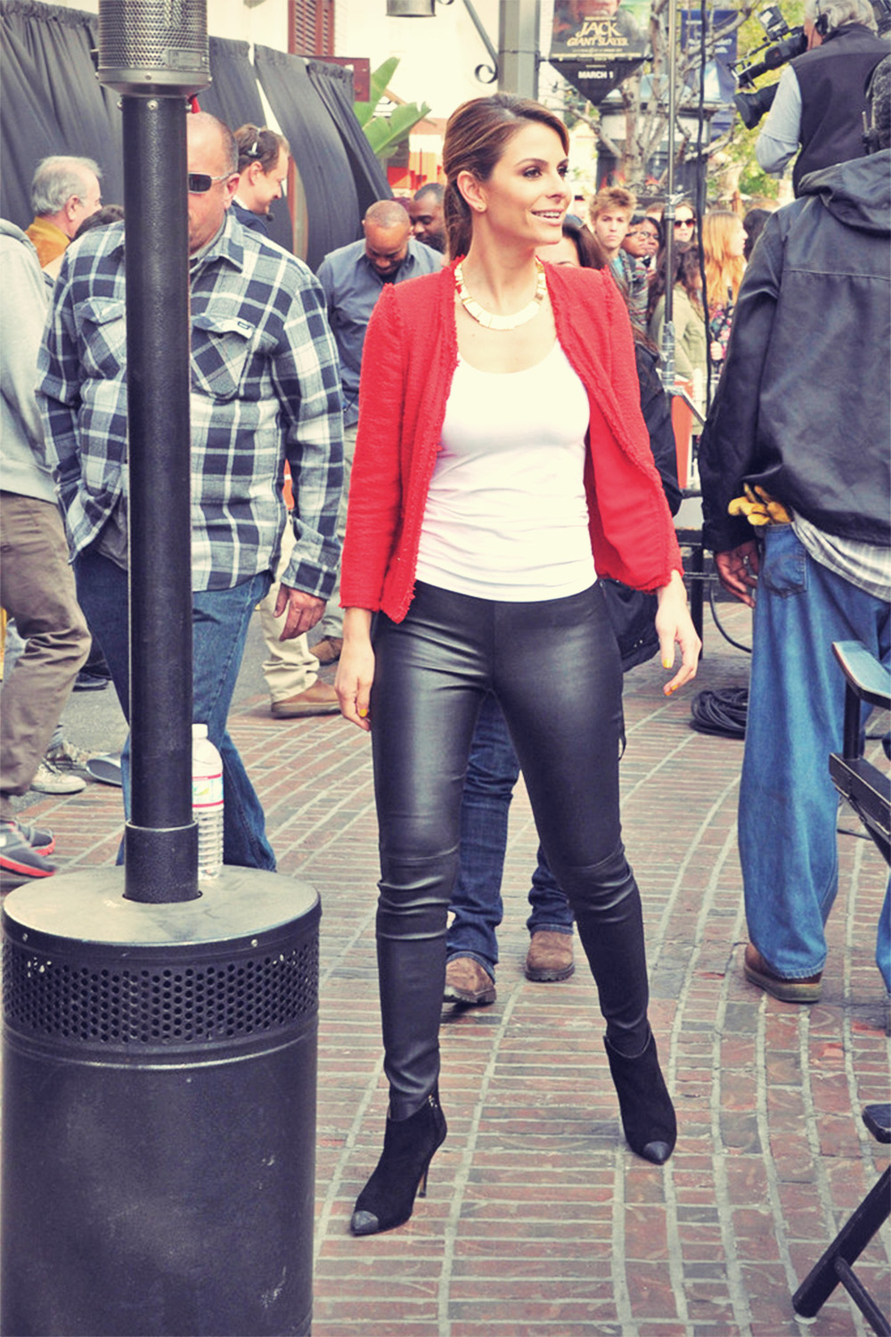 Maria Menounos on the Extra set at The Grove