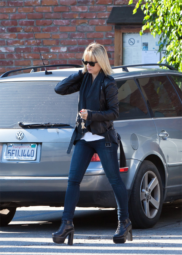 Mena Suvari Out in LA