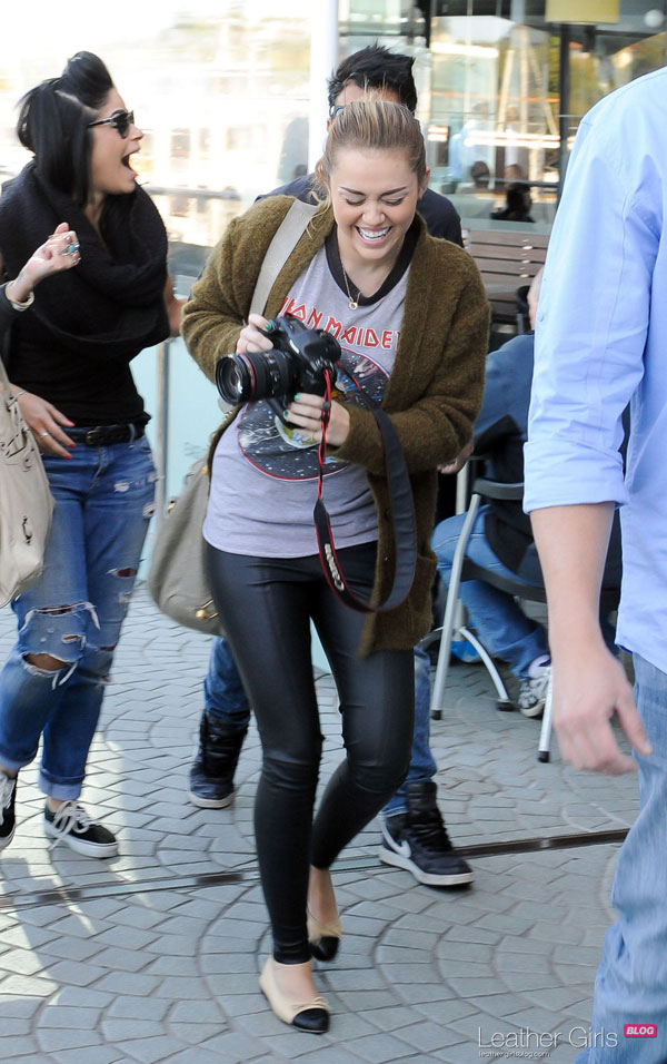 Miley Cyrus visits Chapel Street before having lunch at Kazbar restaurant in Melbourne