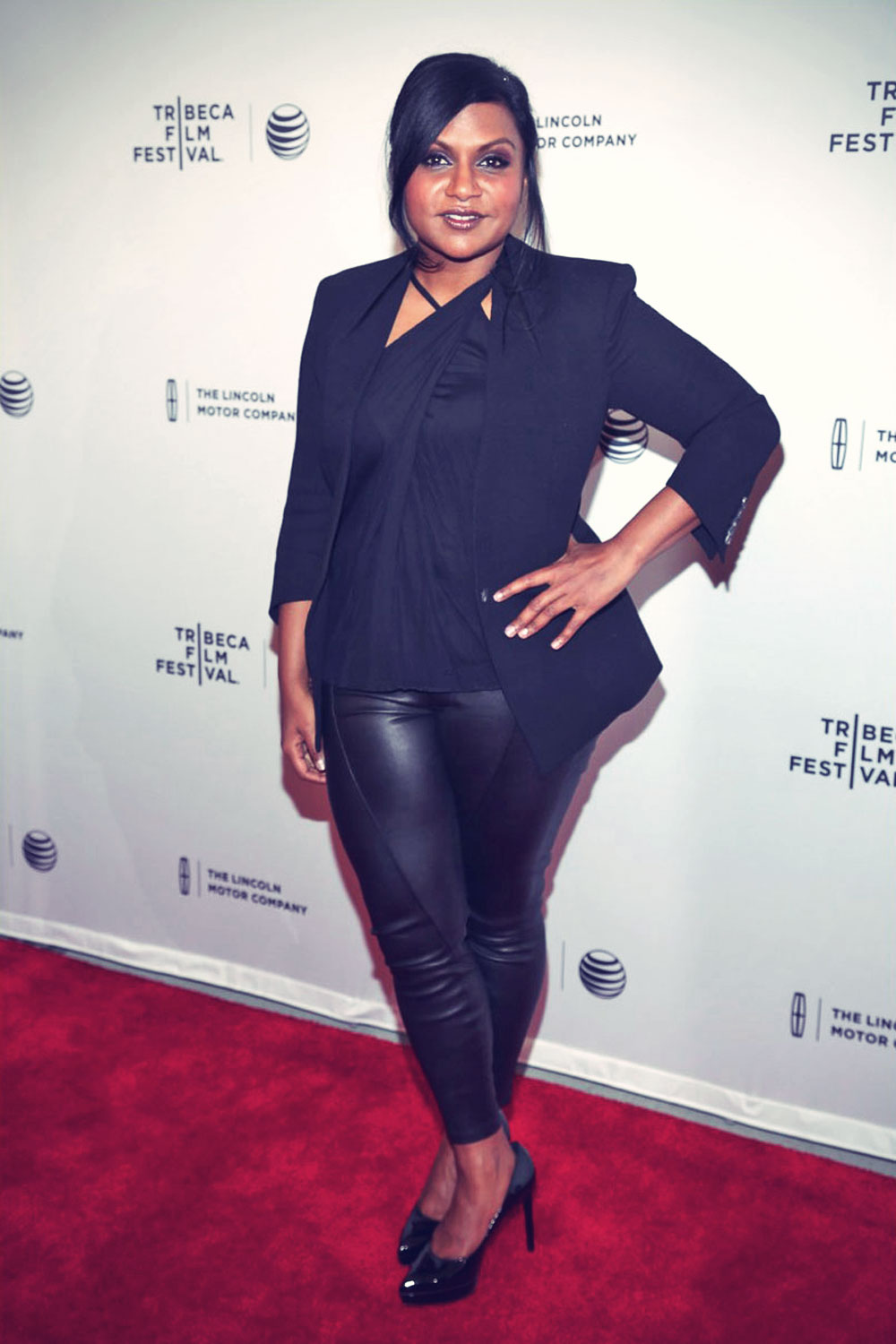 Mindy Kaling attends the premiere Alex of Venice