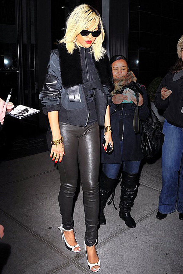 Rihanna headed to a nightclub in New York