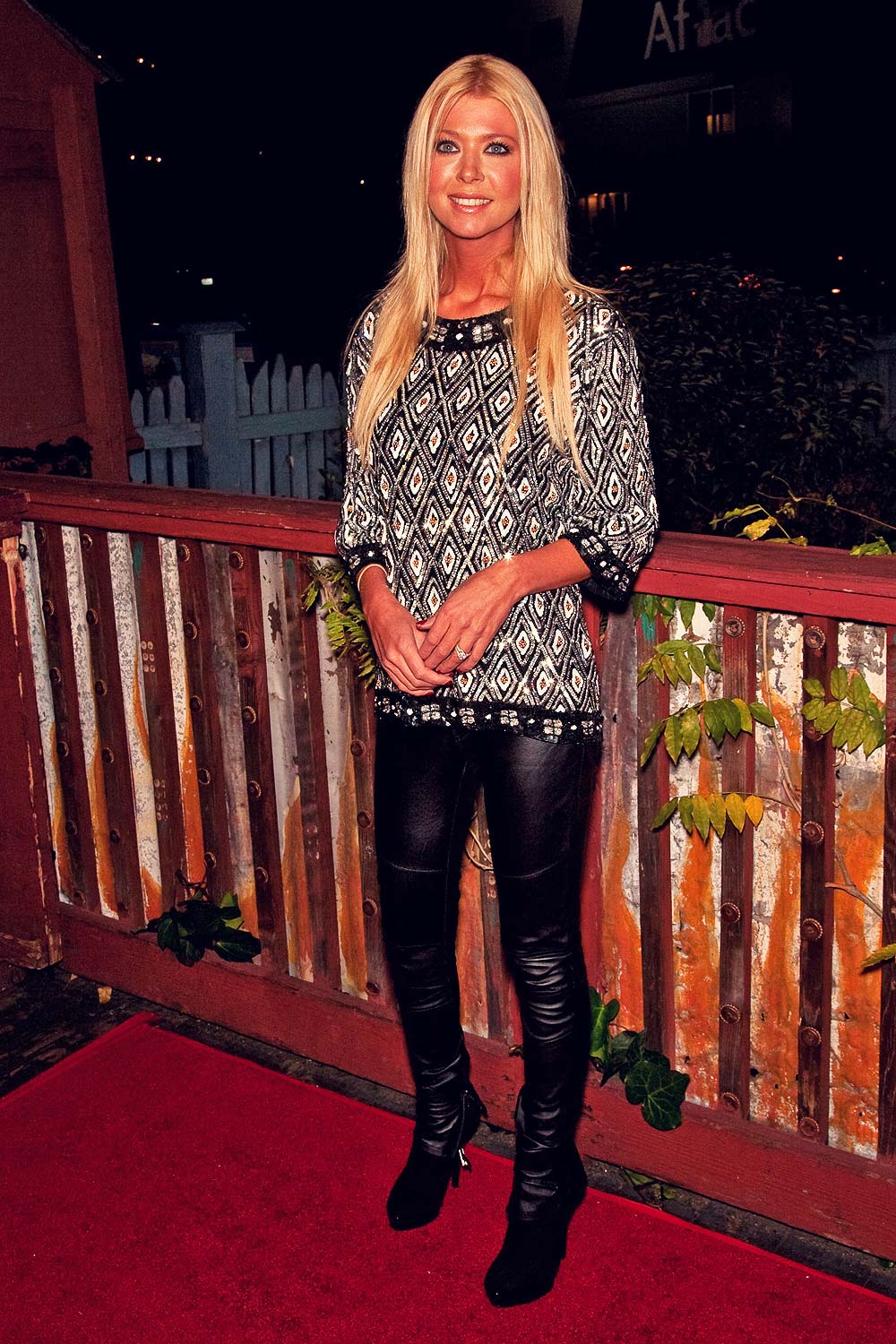 Tara Reid arrives at the Artists For Peace And Justice